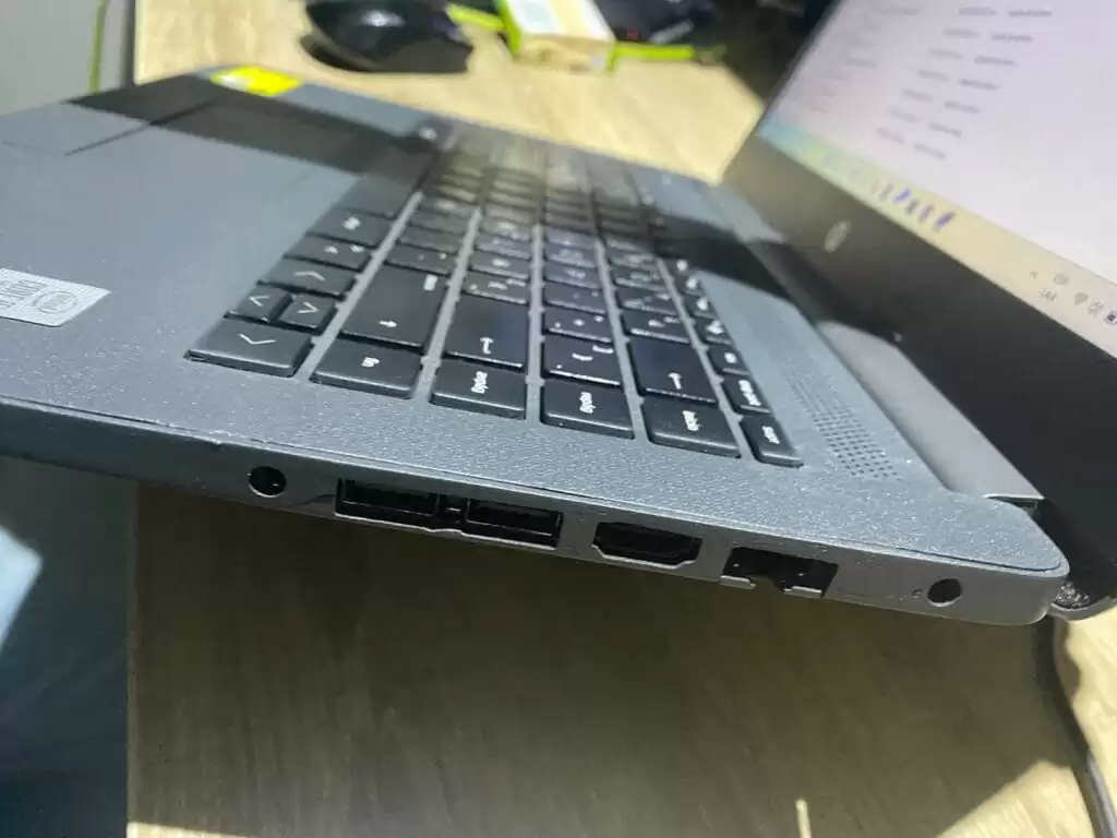 Reparación de carcasa portátil